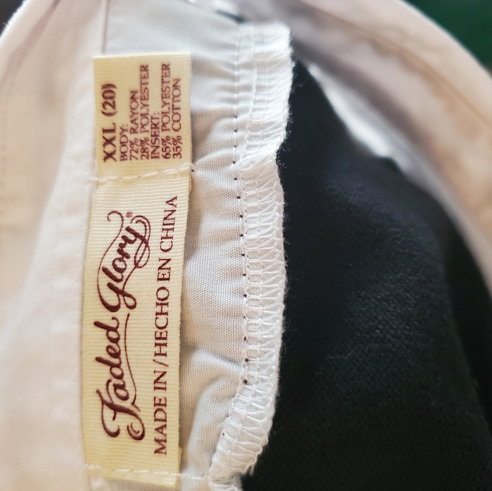 Sweater - Picture 4 of 4